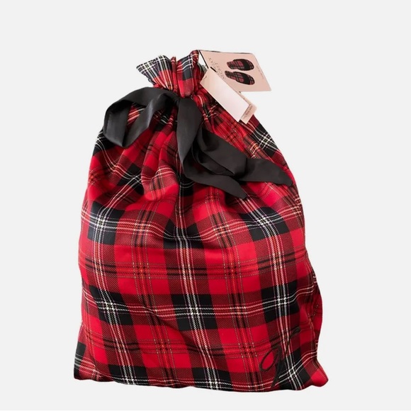 NEW Victoria’s Secret Women Satin Slippers - Picture 3 of 9